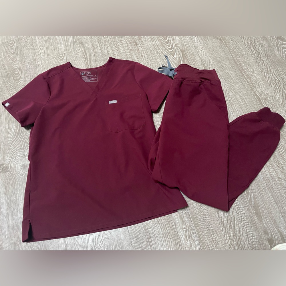 Figs Burgundy Scrub Set